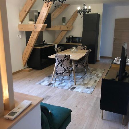 Saint-Clair-de-la-Tour Chambres Au Chateau Du Mouillat מראה חיצוני תמונה